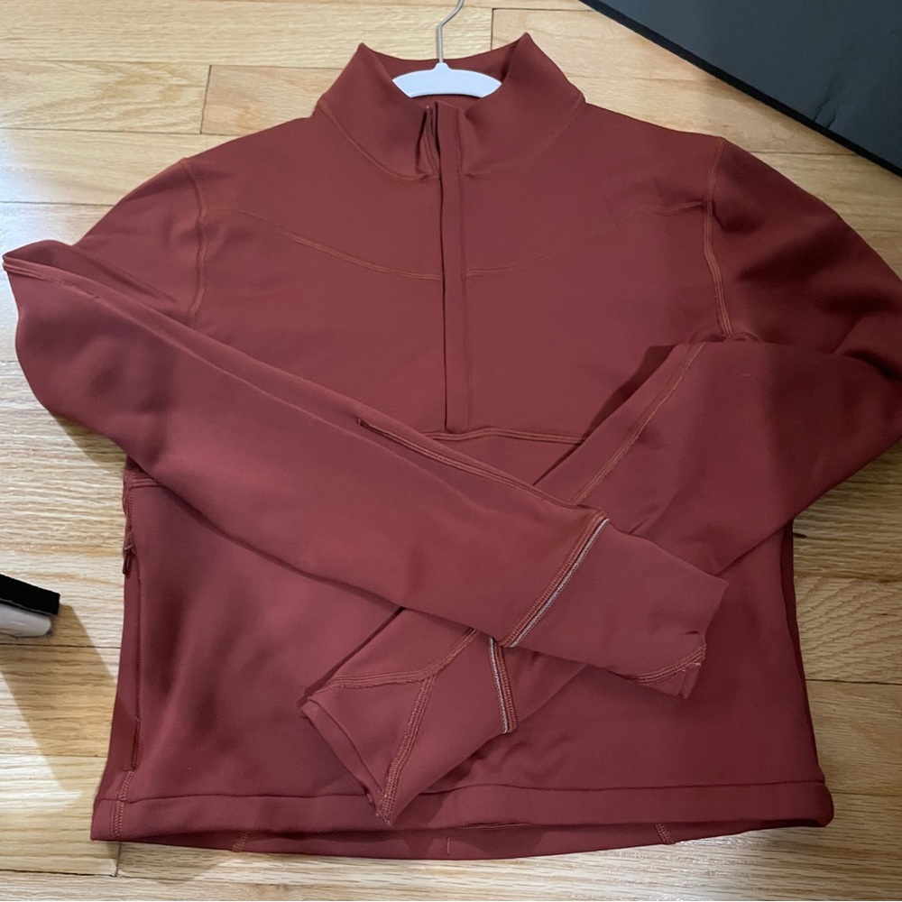 COPY - Lululemon Rulu cropped half zip